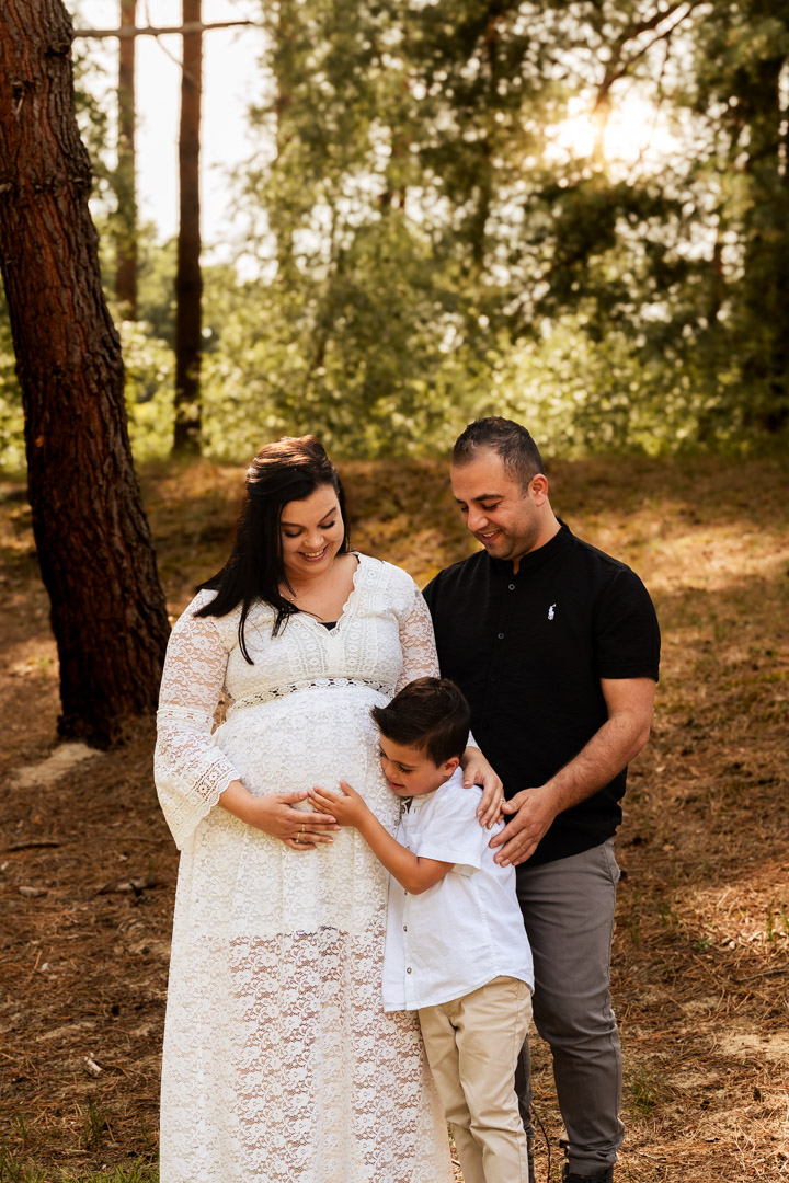 zwangerschapsfotografie met vader en broertje